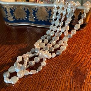 Rice Pearls necklace in white light grey and peach tones.